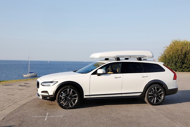 Volvo V90 Cross Country photo 43
