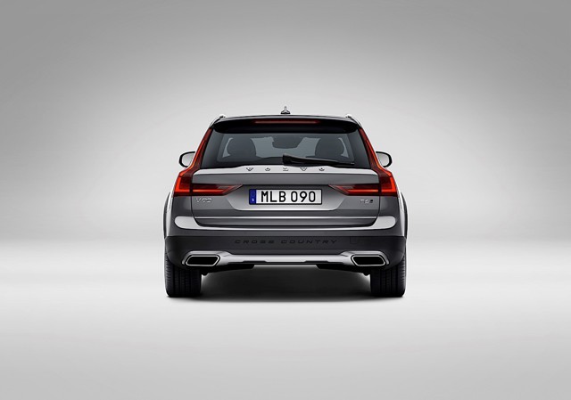 Volvo V90 Cross Country photo 44