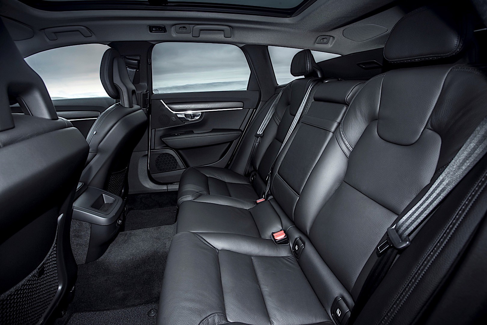 Volvo V90 Cross Country photo 78