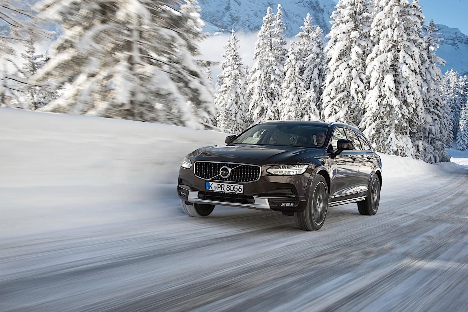 Volvo V90 Cross Country photo 53