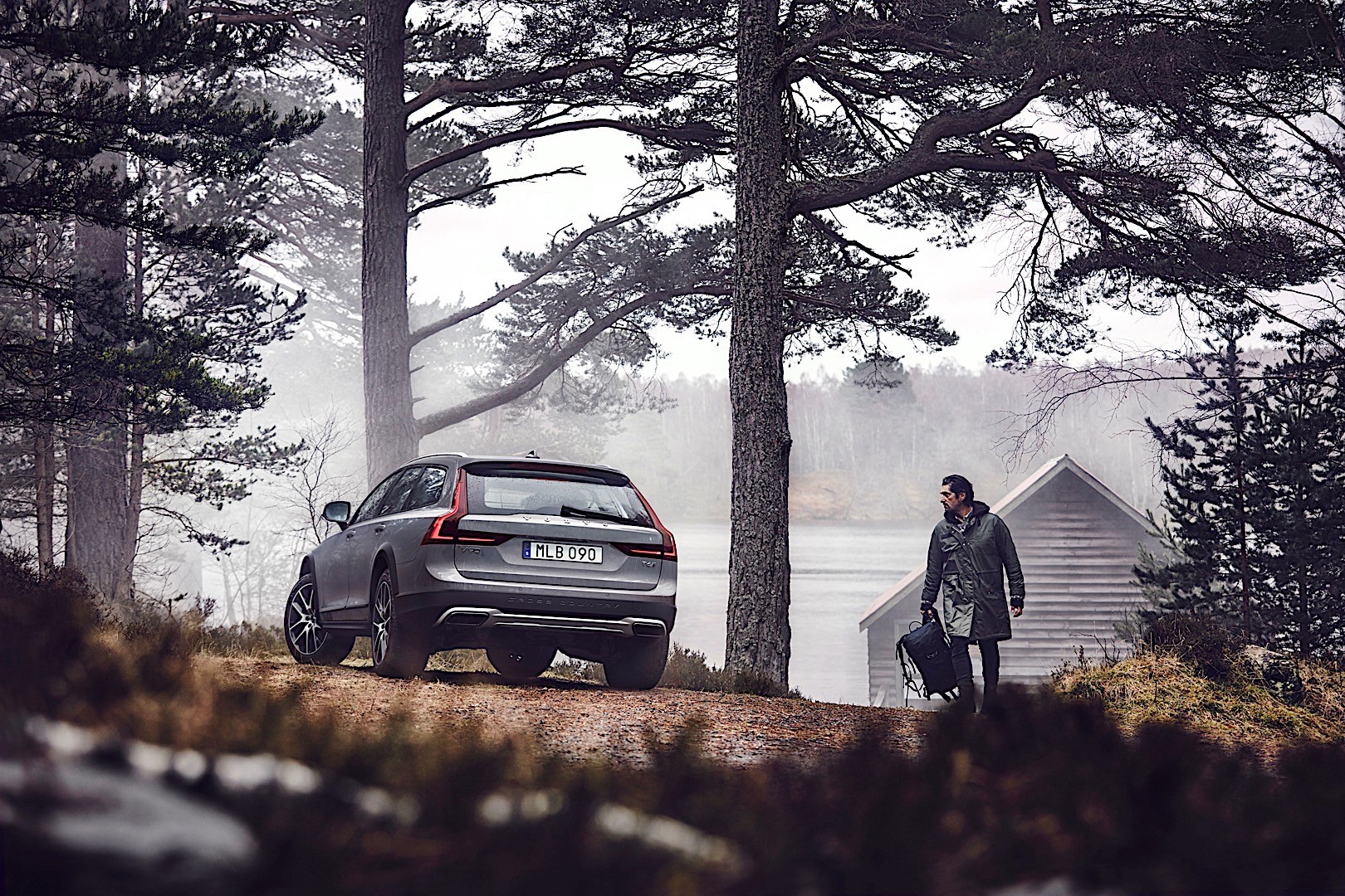 Volvo V90 Cross Country photo 55