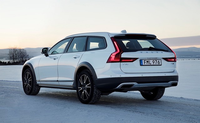 Volvo V90 Cross Country photo 58