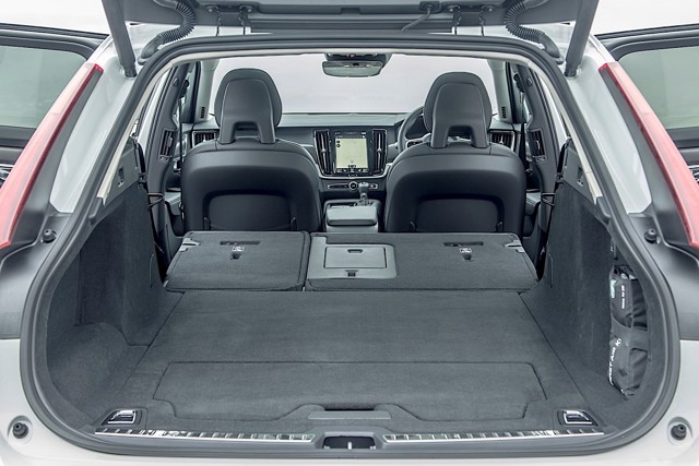 Volvo V90 Cross Country photo 79