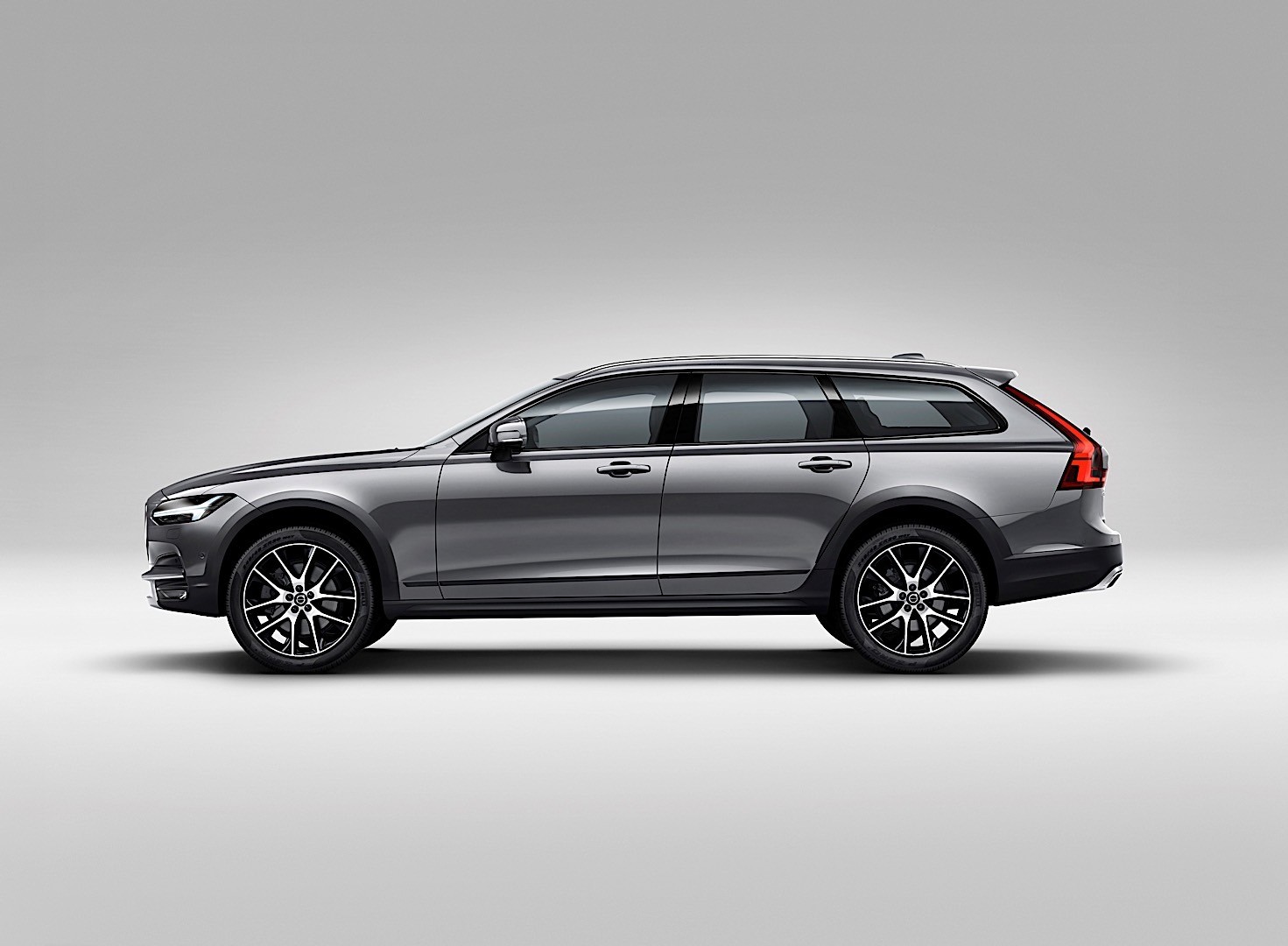 Volvo V90 Cross Country photo 61