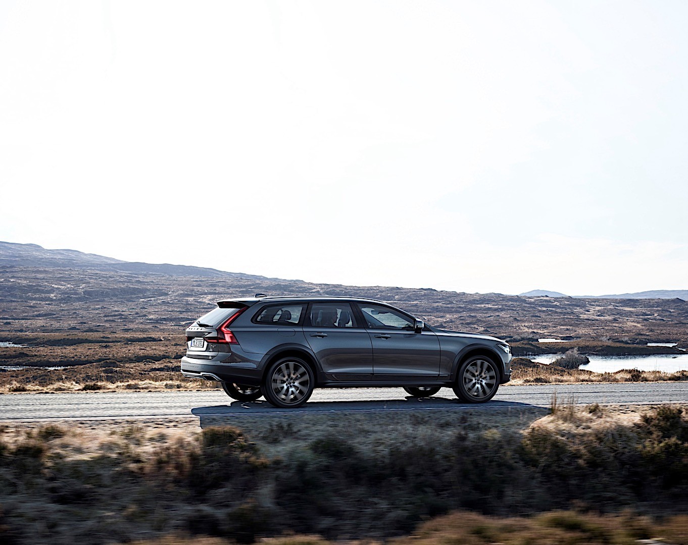 Volvo V90 Cross Country photo 62