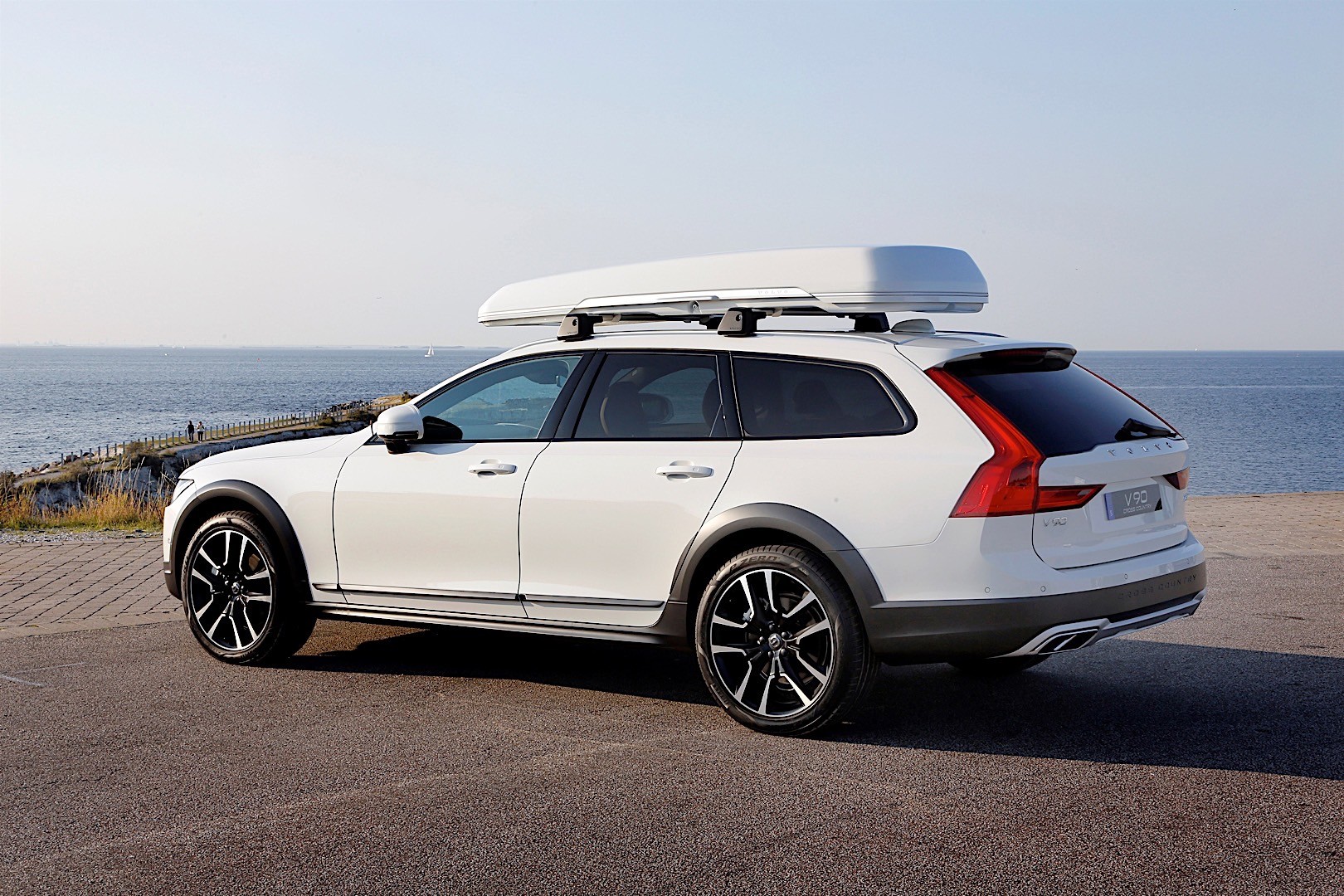 Volvo V90 Cross Country photo 67