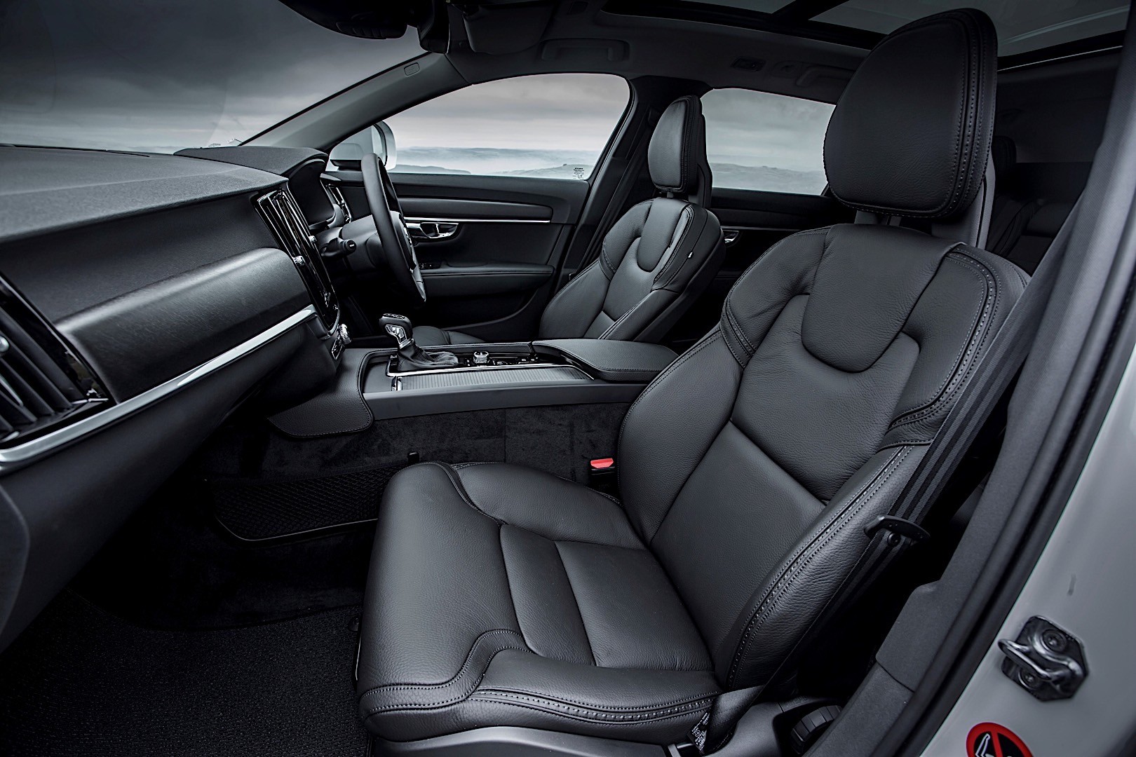 Volvo V90 Cross Country photo 80