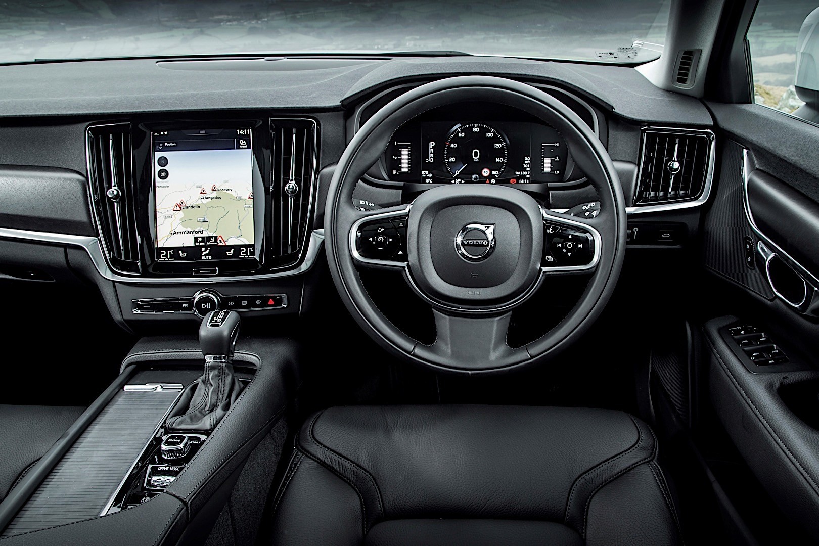 Volvo V90 Cross Country photo 81