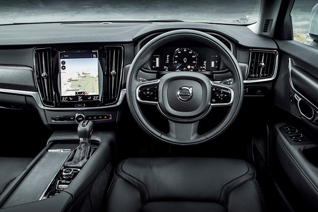 Volvo V90 Cross Country photo 81