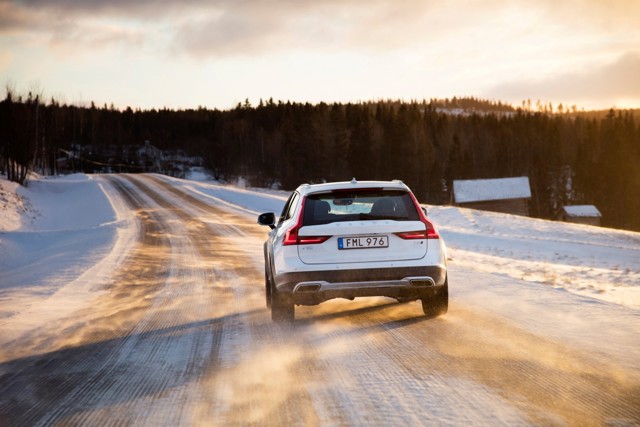 Volvo V90 Cross Country photo 74