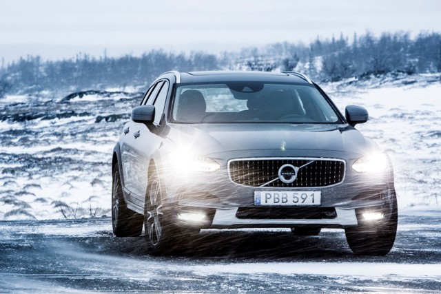 Volvo V90 Cross Country photo 79