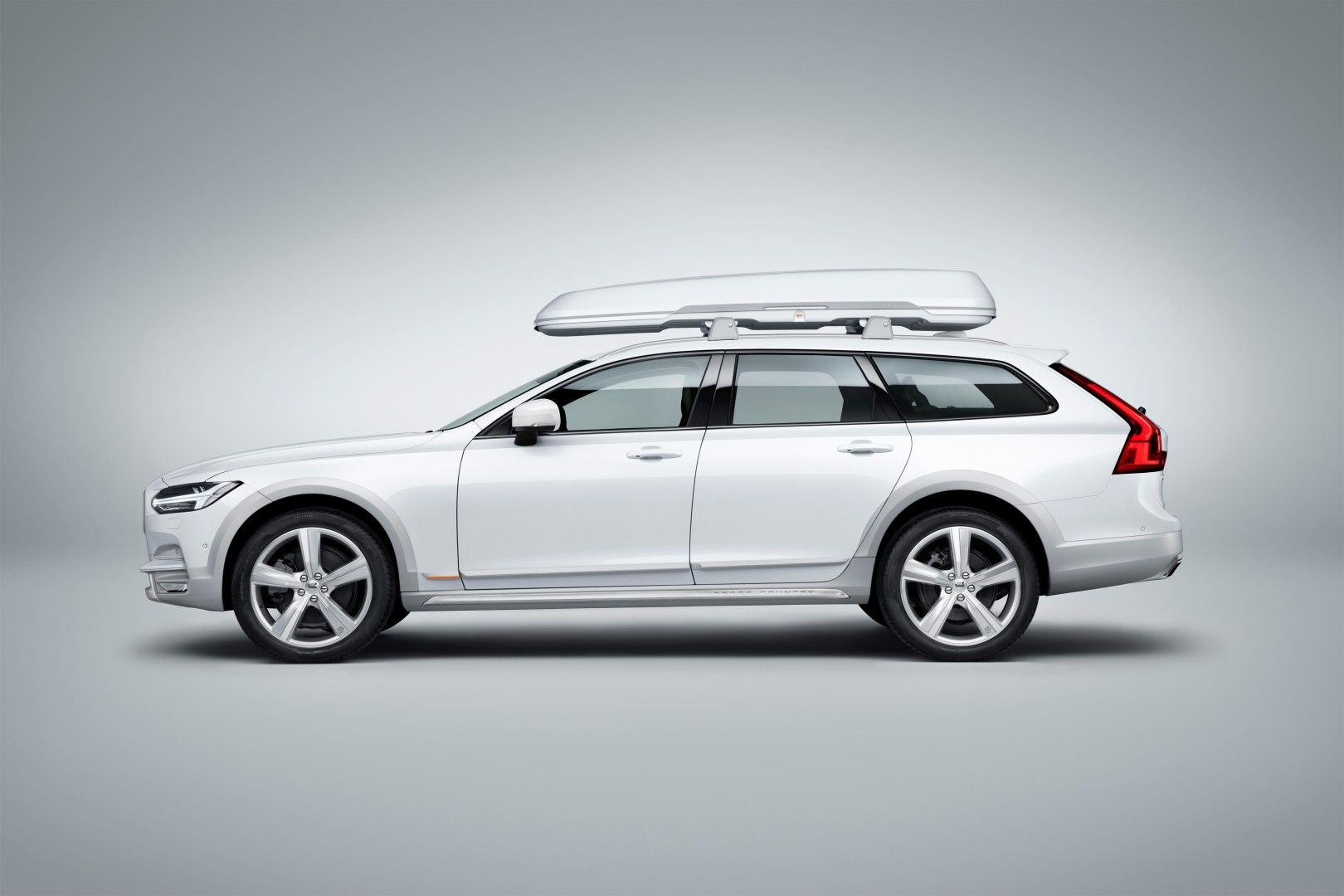 Volvo V90 Cross Country photo 86