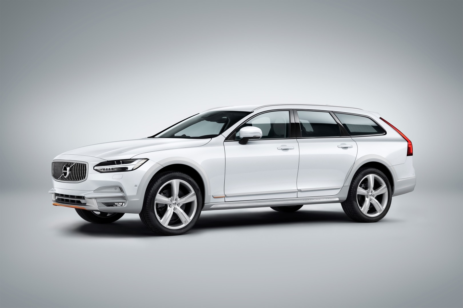 Volvo V90 Cross Country photo 89