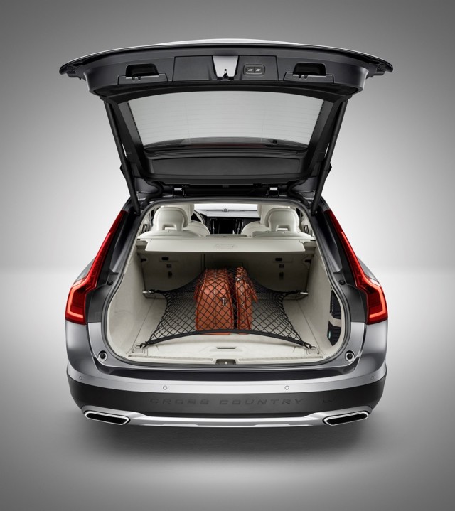 Volvo V90 Cross Country photo 100