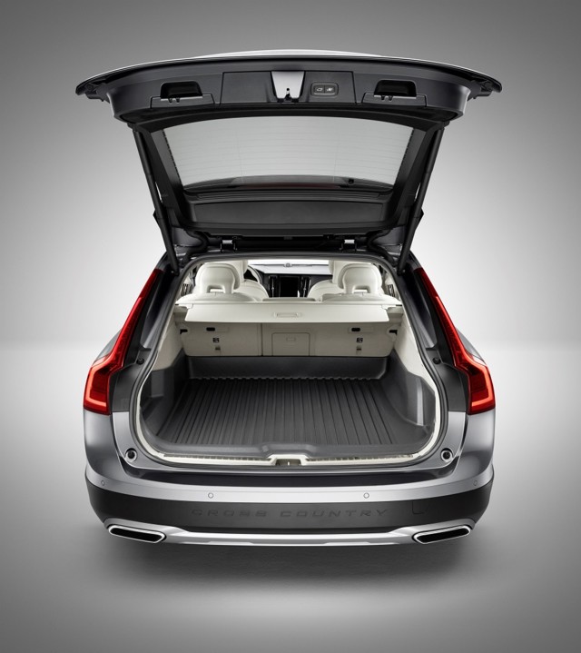 Volvo V90 Cross Country photo 101