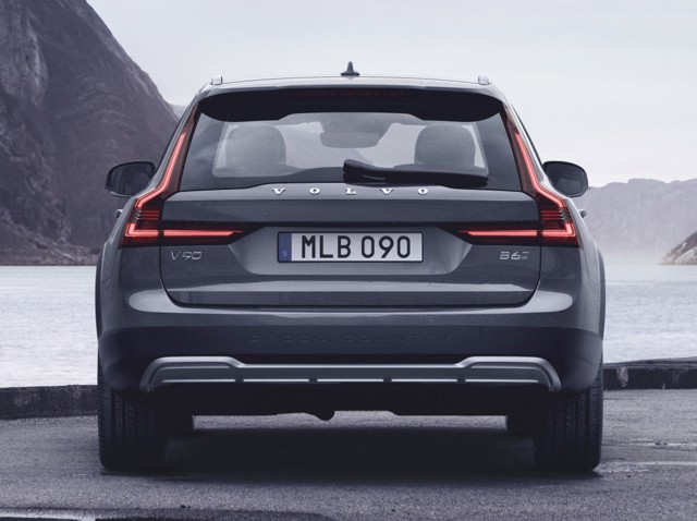Volvo V90 Cross Country photo 3