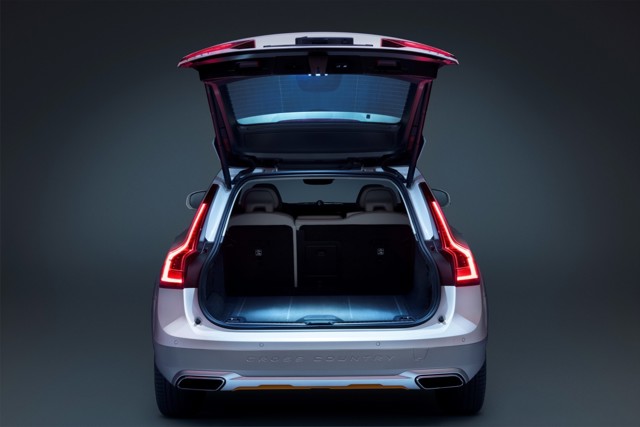Volvo V90 Cross Country photo 121
