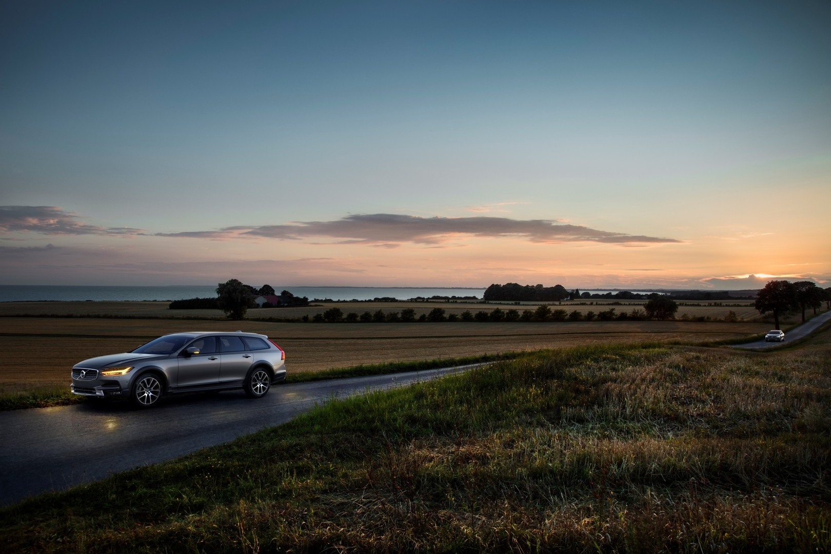 Volvo V90 Cross Country photo 10
