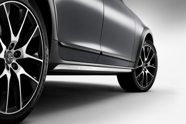 Volvo V90 Cross Country photo 14