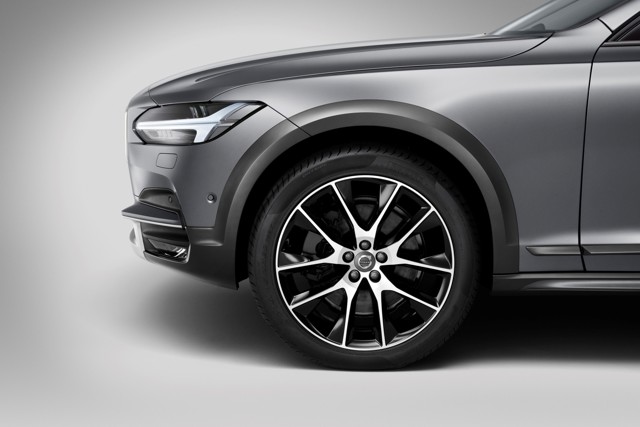 Volvo V90 Cross Country photo 15