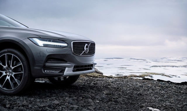 Volvo V90 Cross Country photo 19