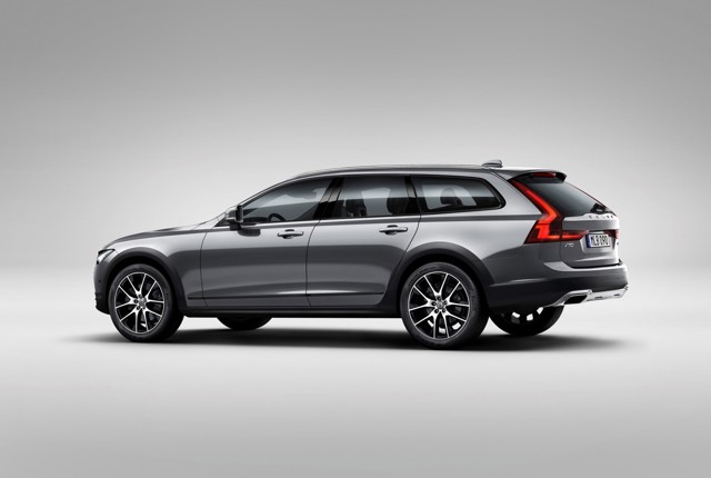 Volvo V90 Cross Country photo 27