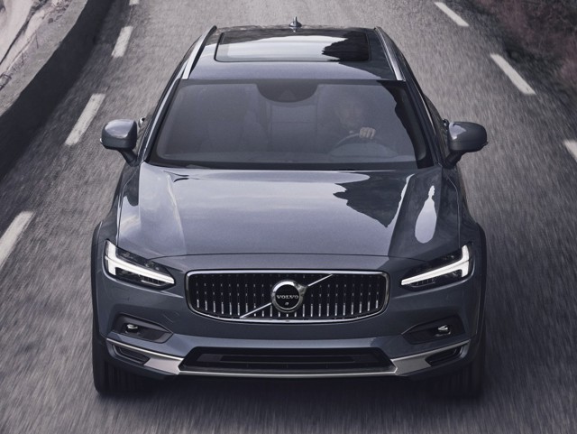 Volvo V90 Cross Country photo 6