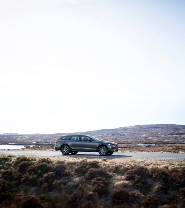 Volvo V90 Cross Country photo 43