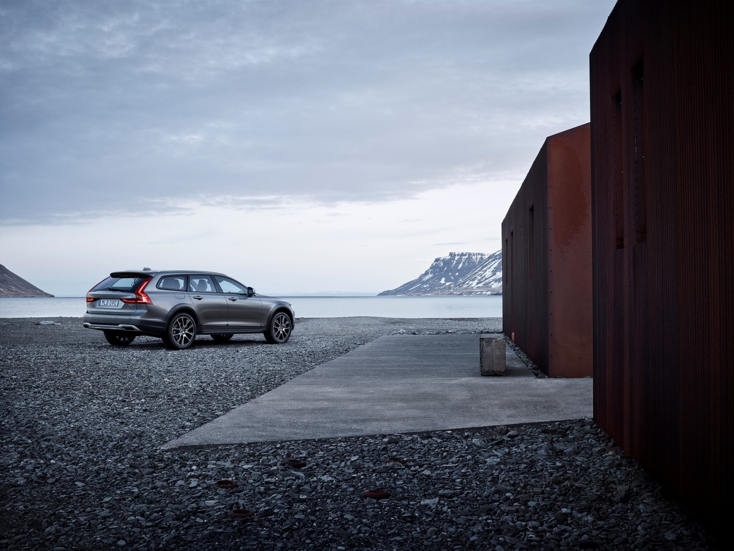 Volvo V90 Cross Country photo 53