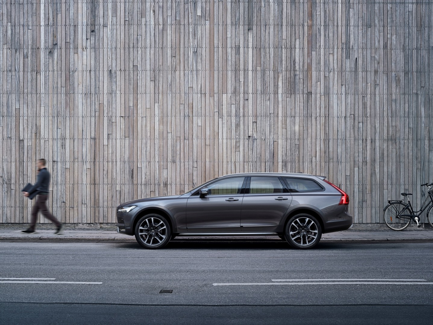 Volvo V90 Cross Country photo 55