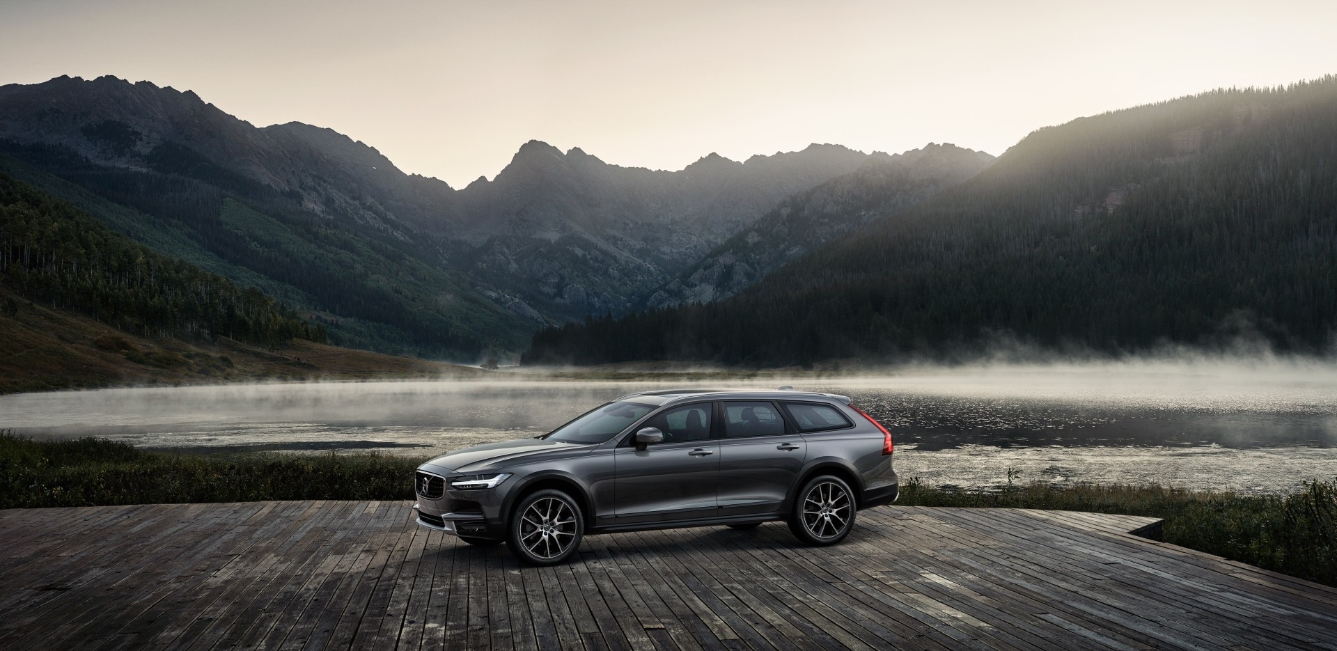 Volvo V90 Cross Country photo 56