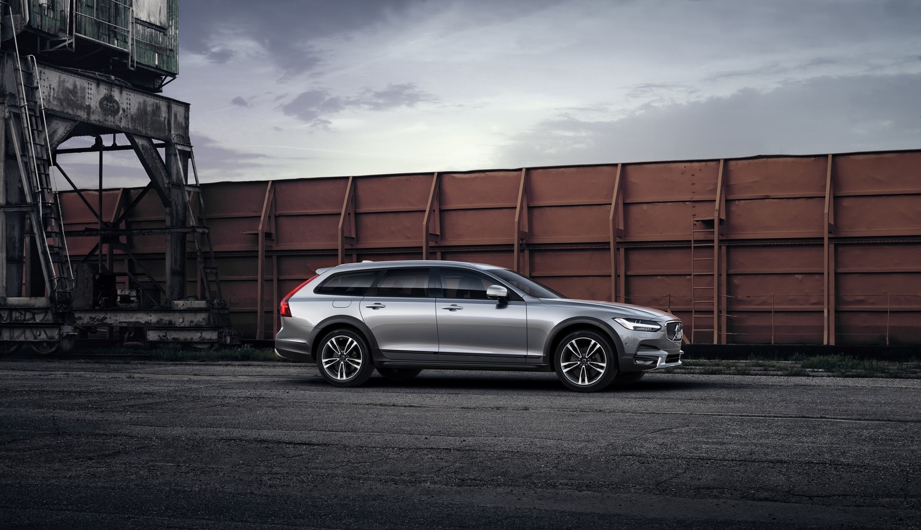 Volvo V90 Cross Country photo 57