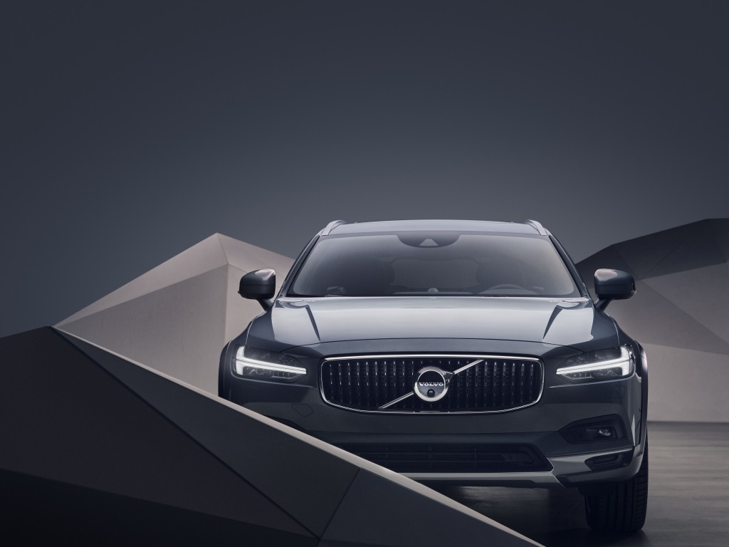 Volvo V90 Cross Country photo 9