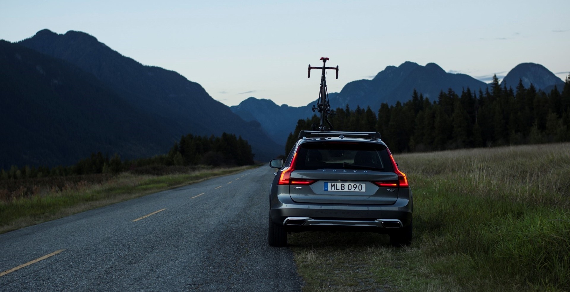Volvo V90 Cross Country photo 65