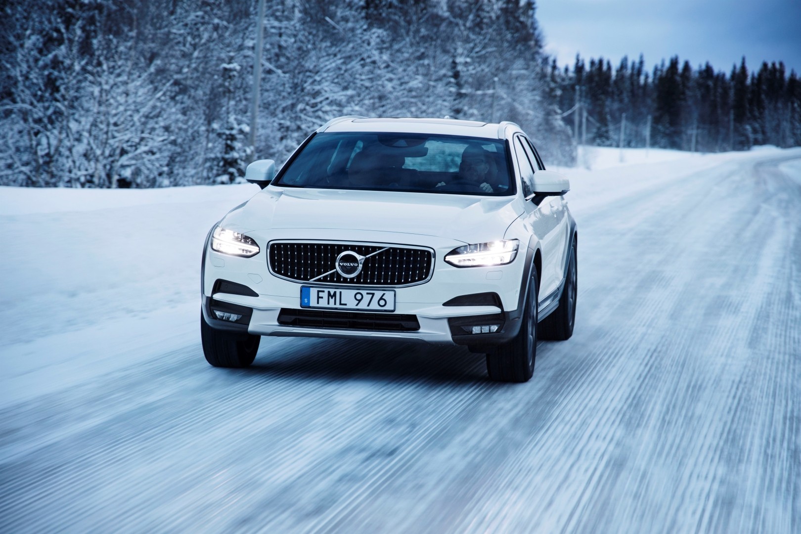 Volvo V90 Cross Country photo 73