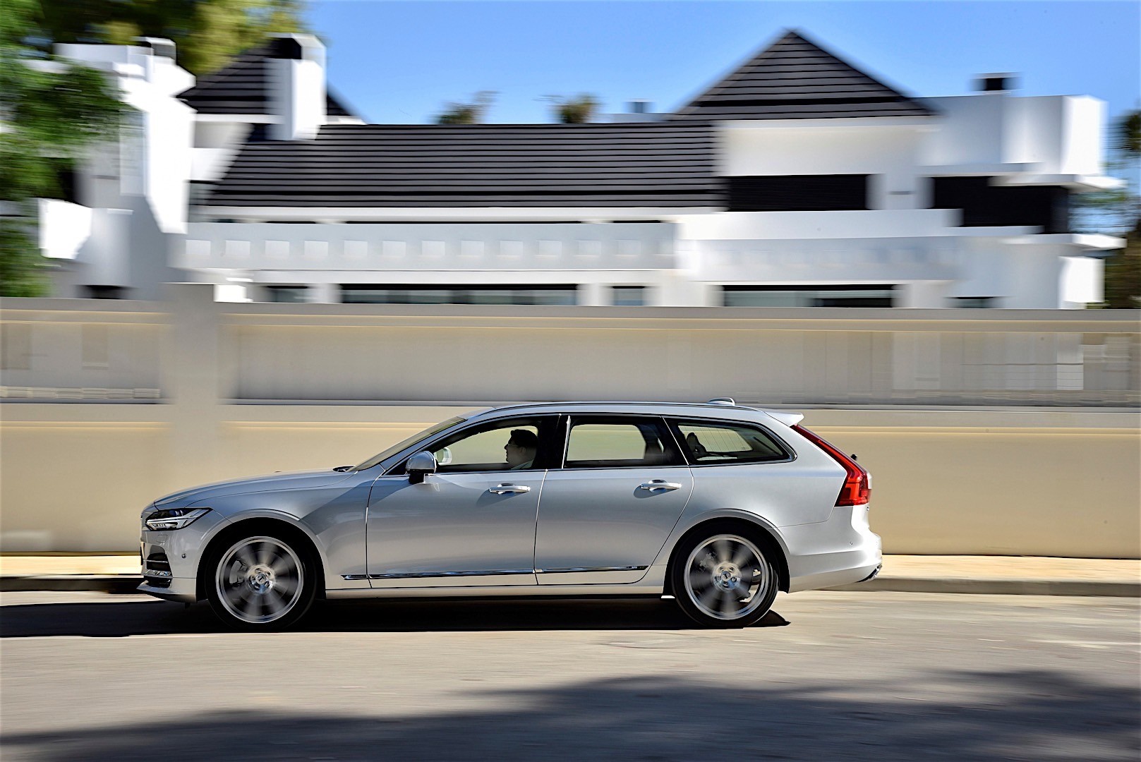 Volvo V90 photo 18