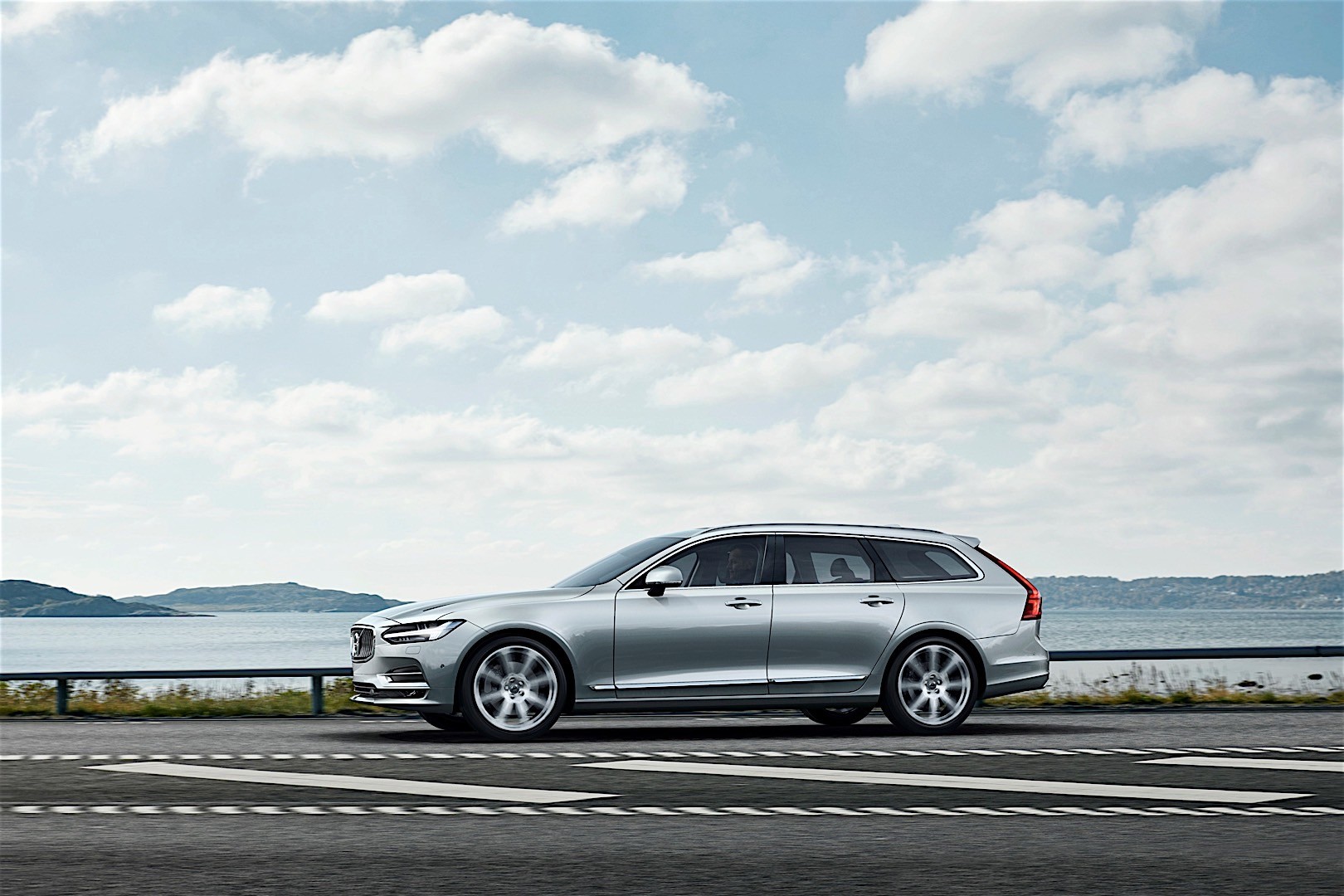 Volvo V90 photo 31