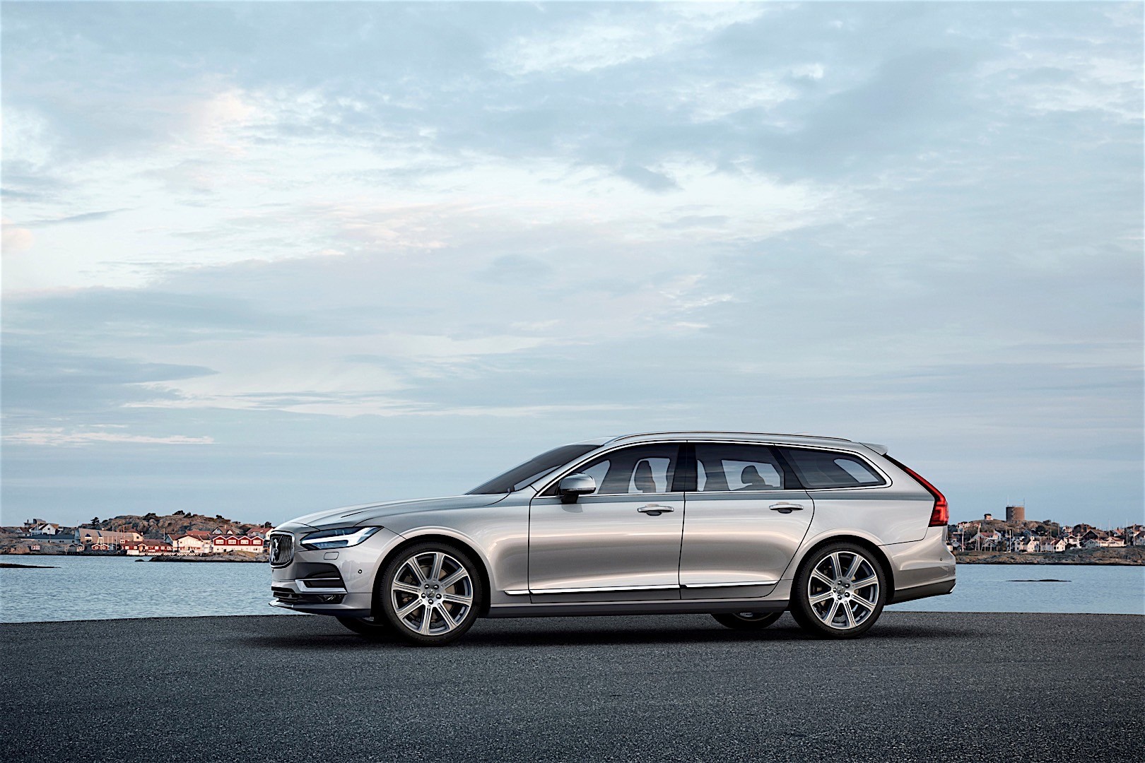Volvo V90 photo 32