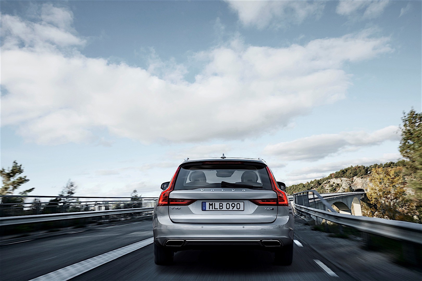Volvo V90 photo 34
