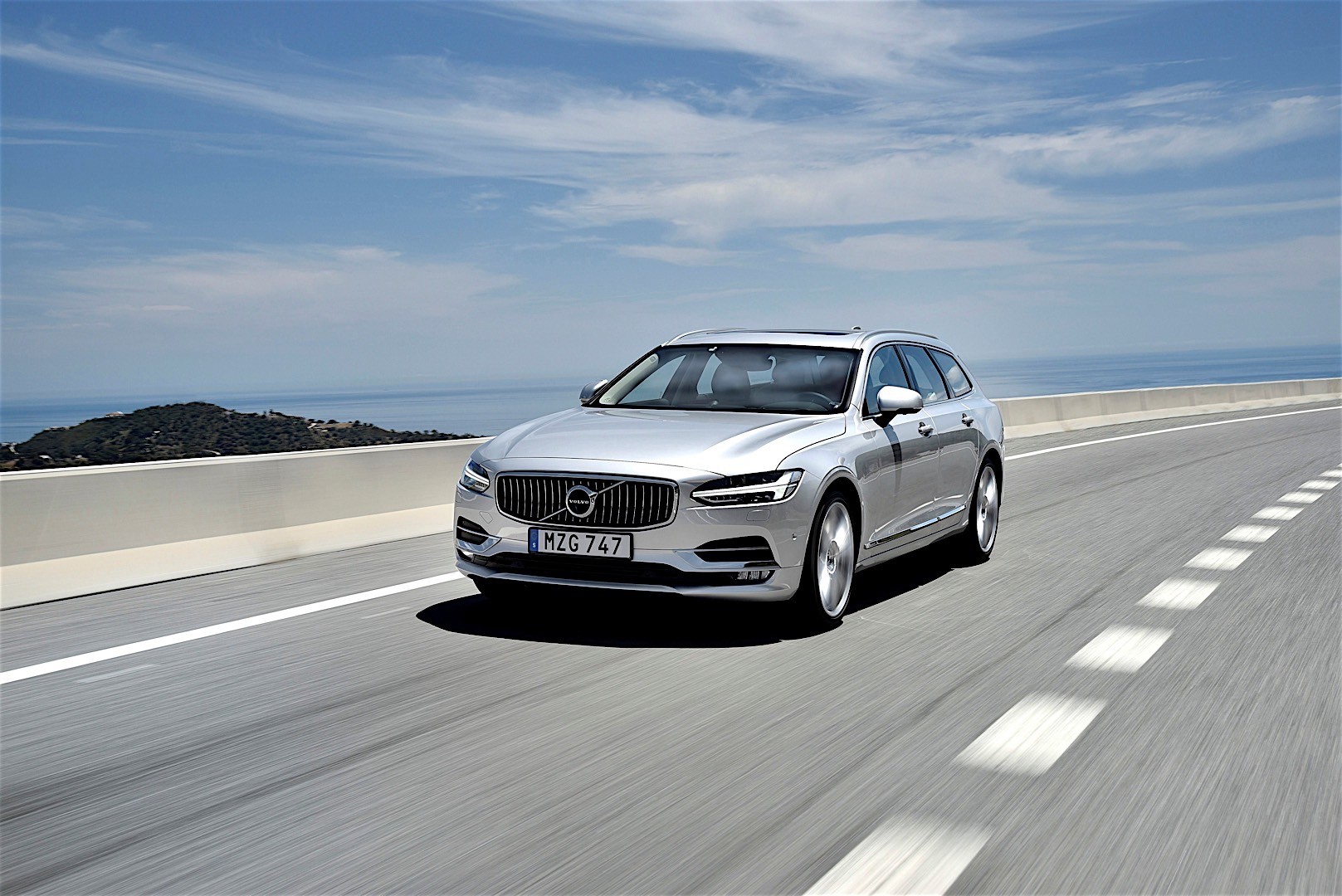 Volvo V90 photo 2