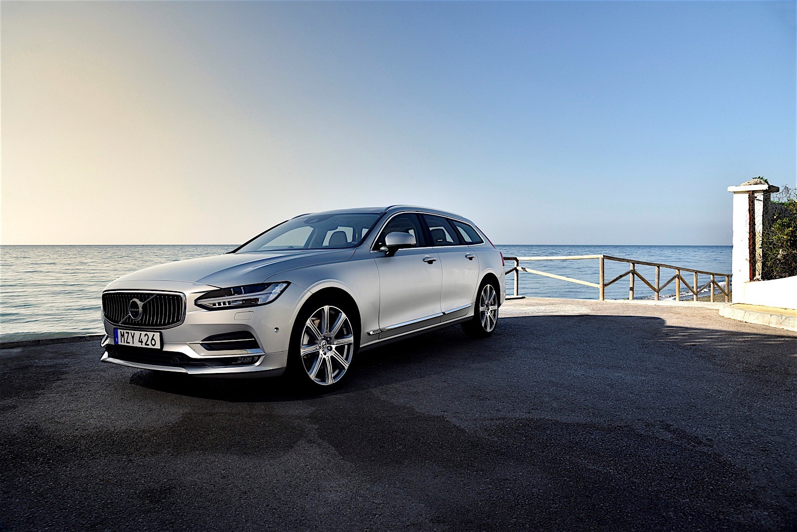 Volvo V90 photo 4