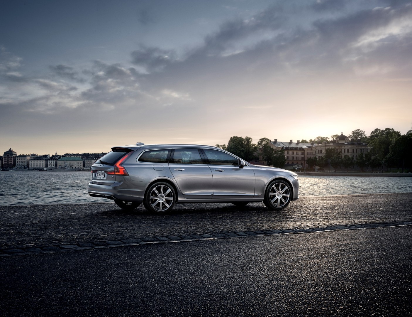 Volvo V90 photo 19