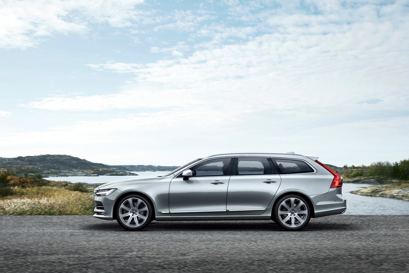 Volvo V90 photo 24