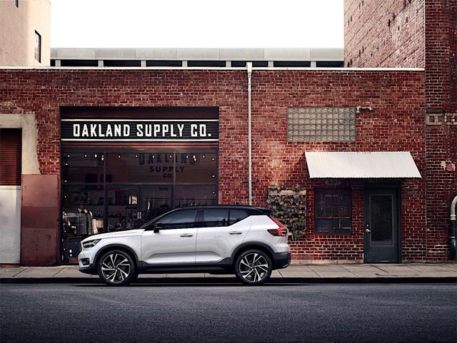 VOLVO XC40