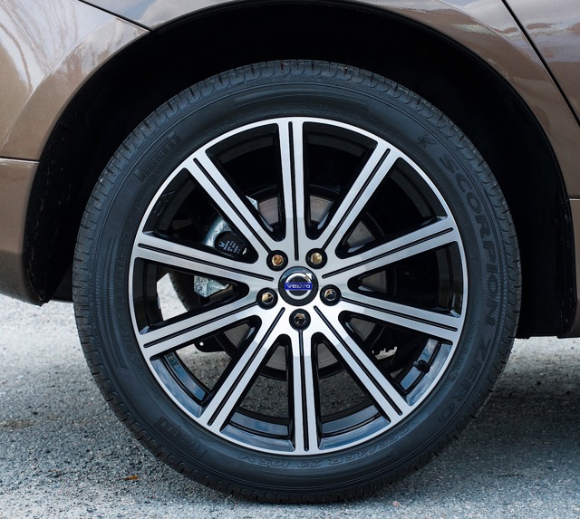 Volvo Xc60 photo 2