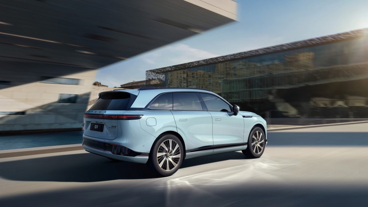 Xpeng Xpeng G9 Long Range 98 kWh RWD (313 HP)