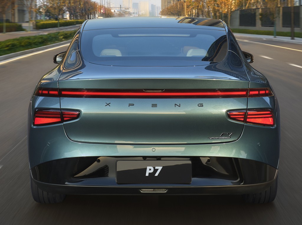 Xpeng P7 photo 6